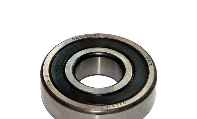 Jak sprawdzić alternator bez regulatora?