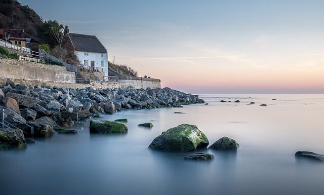 Czy warto wieszać telewizor na ścianie?