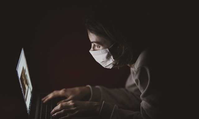 W jakiej odległości lampy nad wyspą?