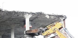 Jak zdemontować relingi dachowe Ford Kuga?