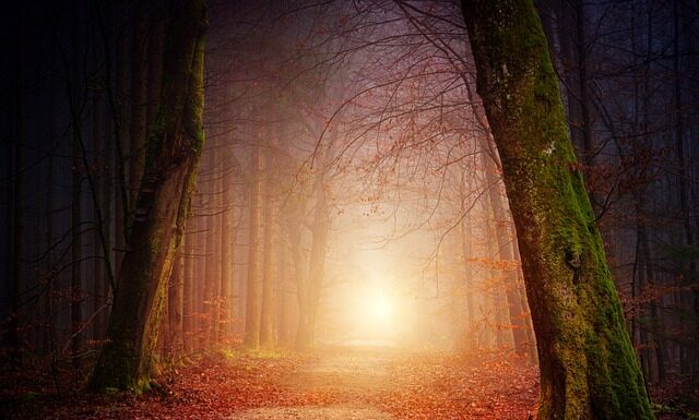 Jakie oświetlenie przy biurku?